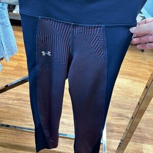 Under Armour Navy and Red Triangle Capris